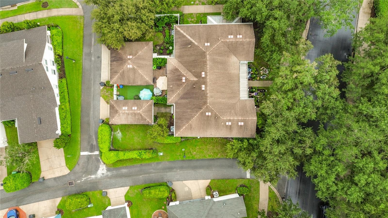 End unit with spacious yard