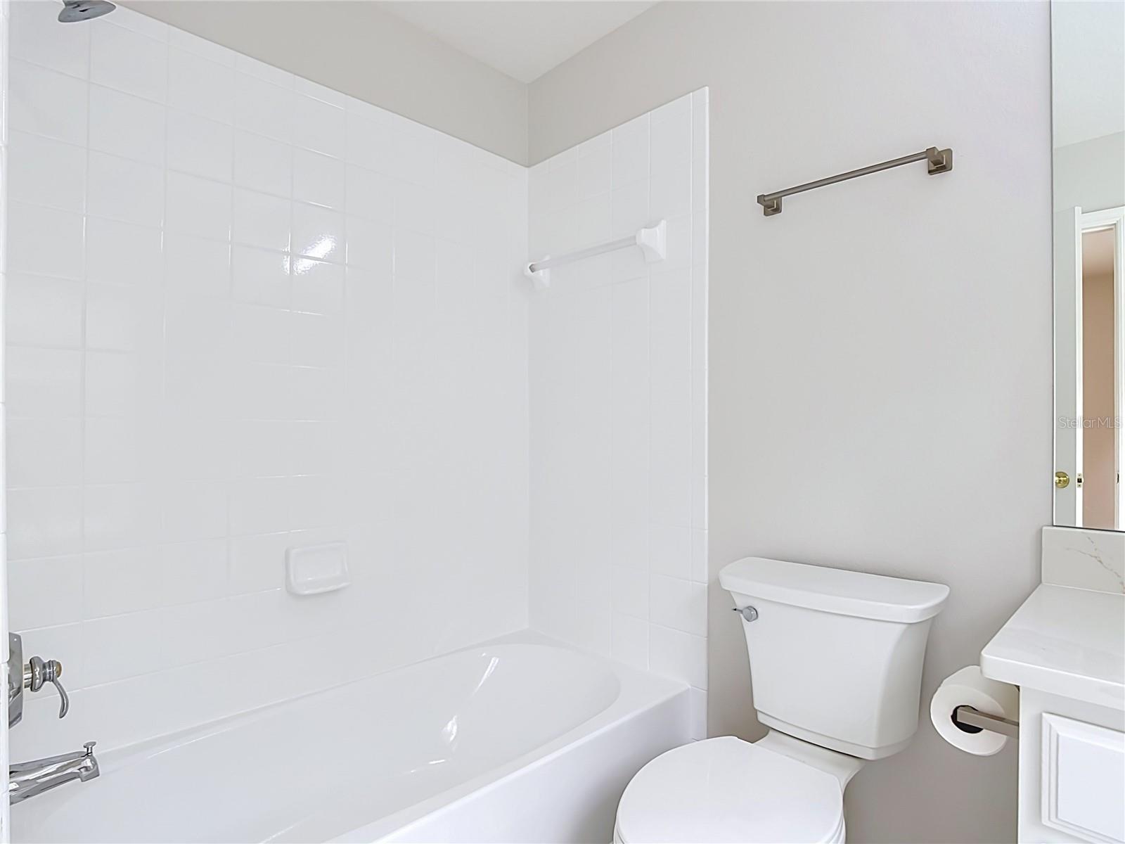 Guest Bathroom with shower/tub