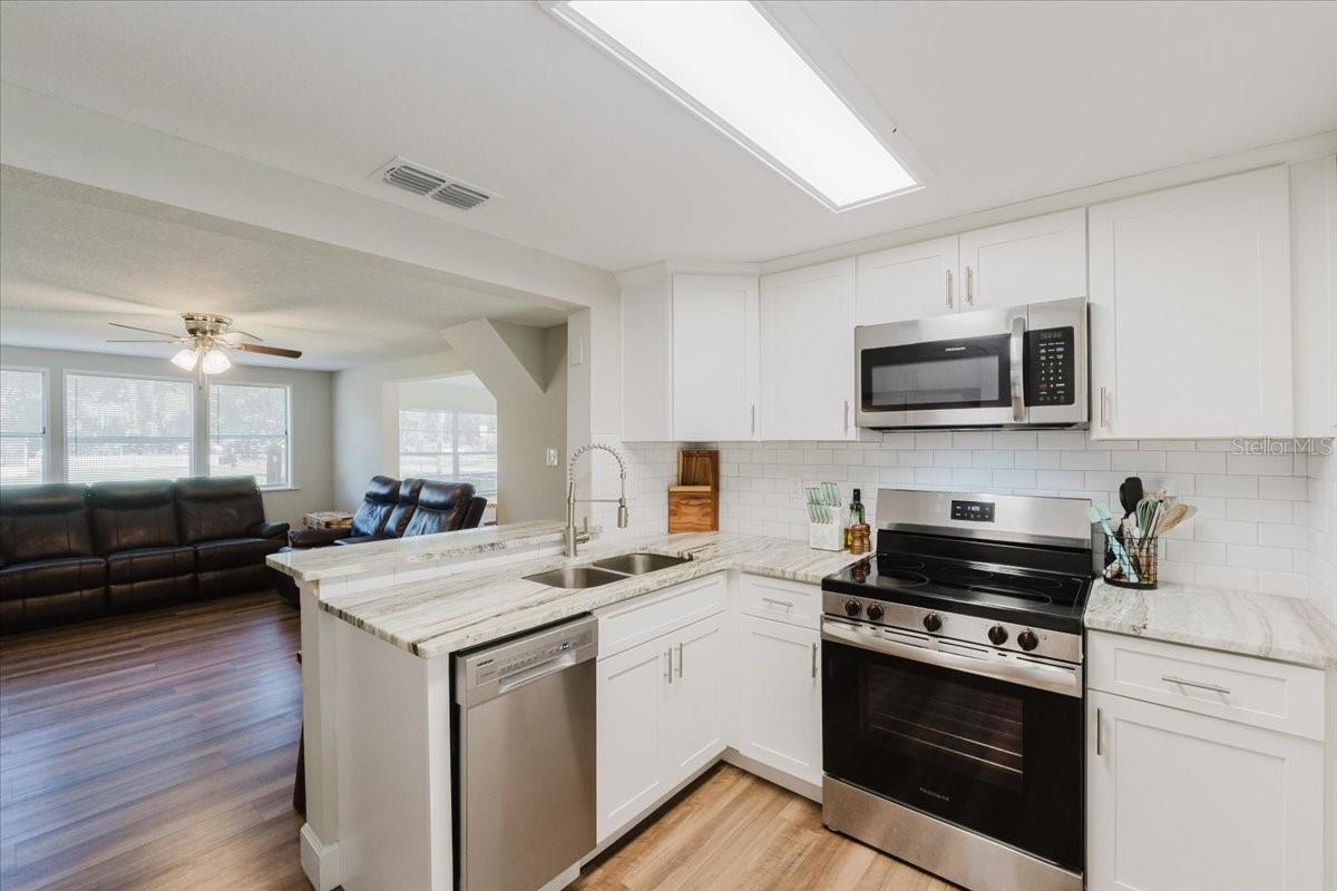 2531 HEBB ROAD, Auburndale, FL 33823