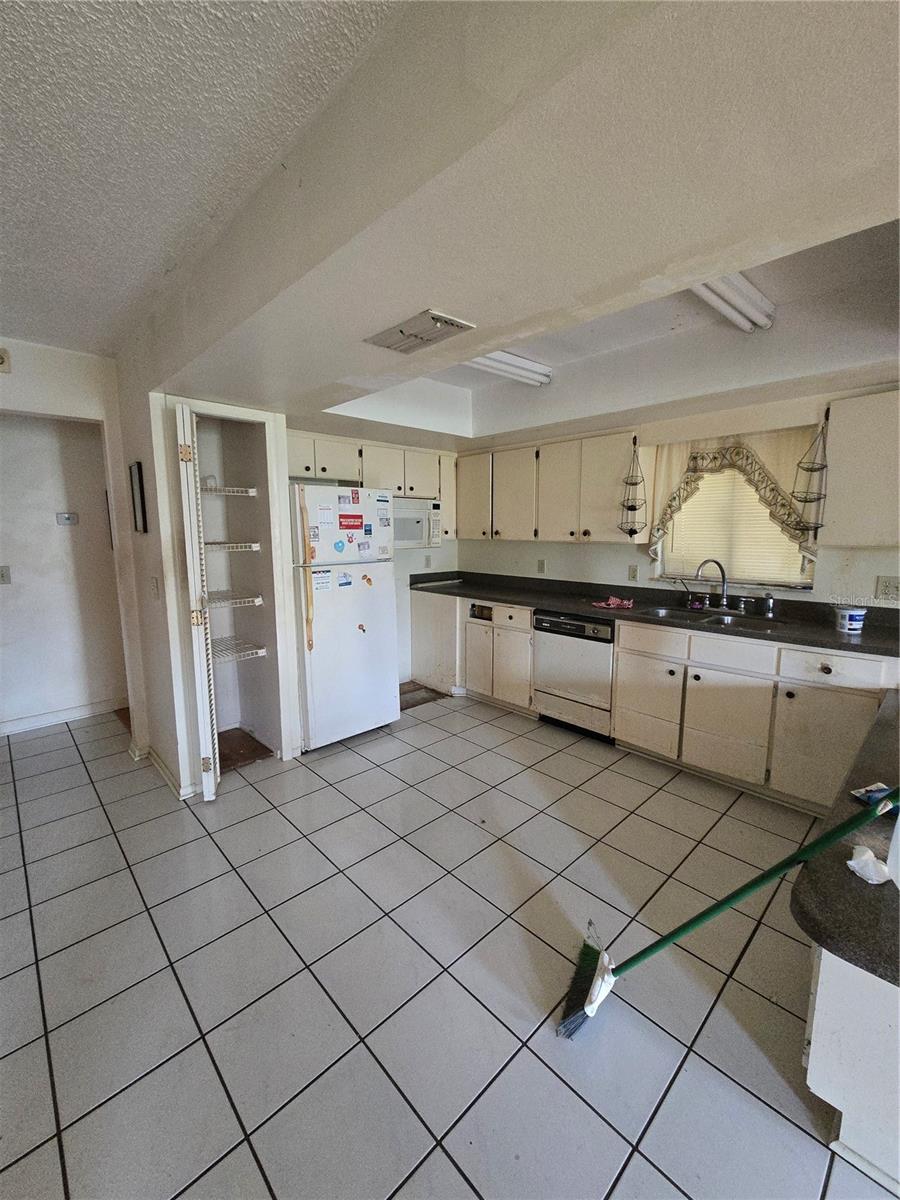 1406 MEADOW DRIVE NE, Winter Haven, FL 33881
