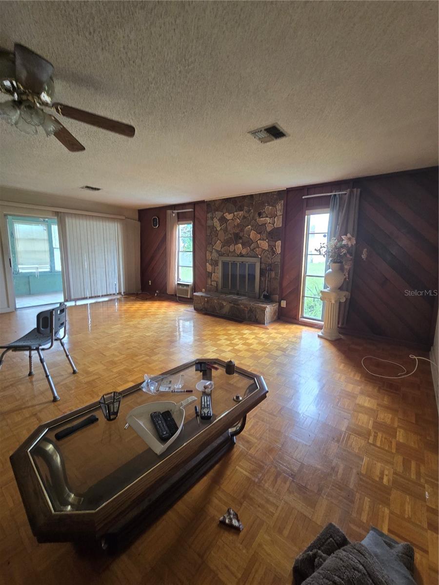 1406 MEADOW DRIVE NE, Winter Haven, FL 33881