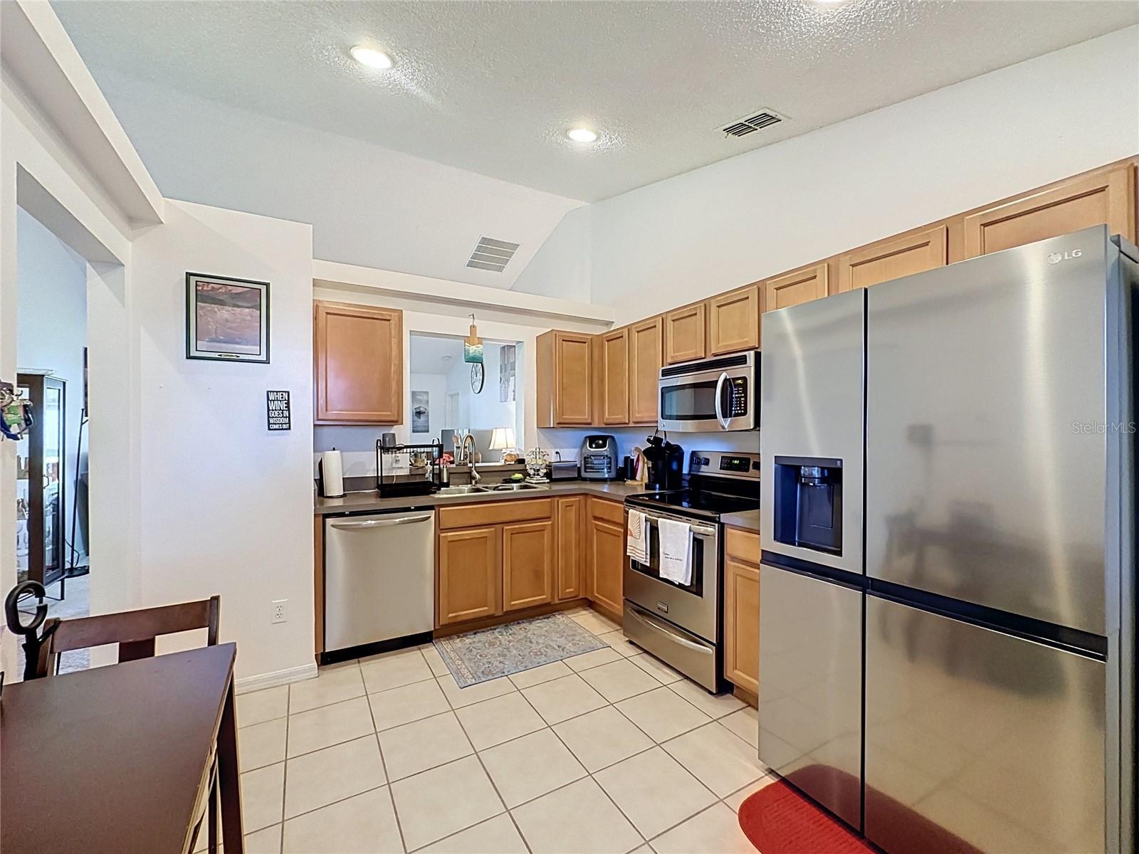 100 HALSTEAD DR, Davenport, FL 33897