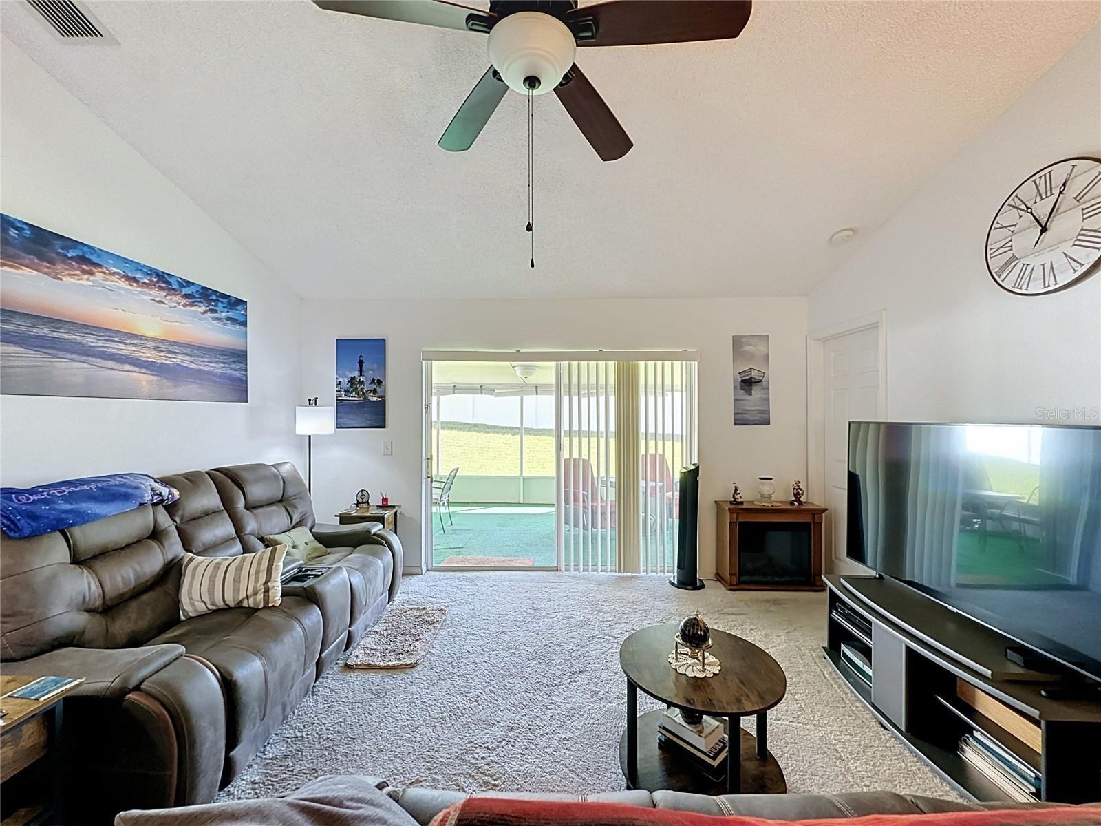 100 HALSTEAD DR, Davenport, FL 33897