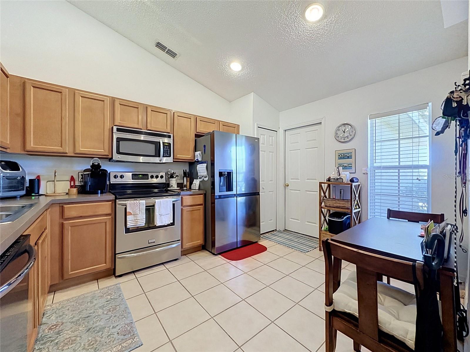 100 HALSTEAD DR, Davenport, FL 33897