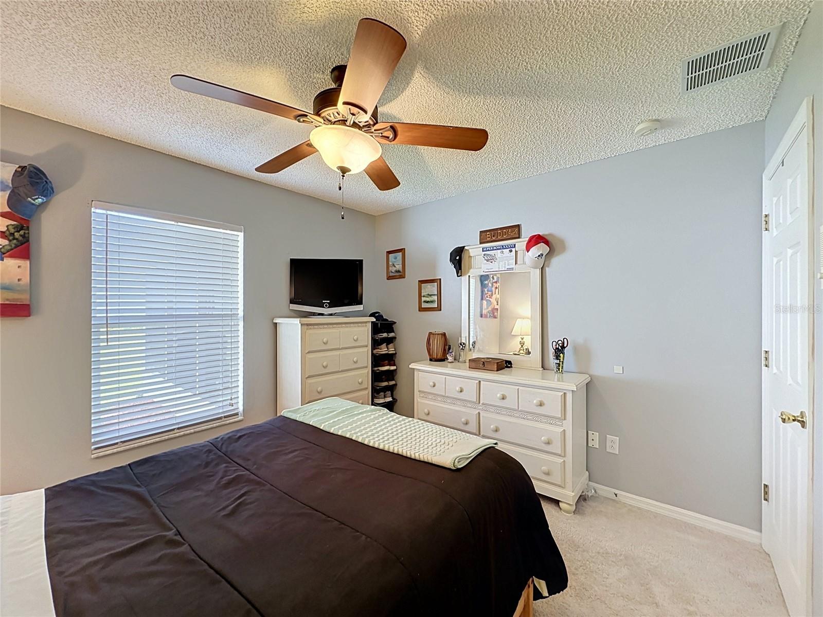 100 HALSTEAD DR, Davenport, FL 33897