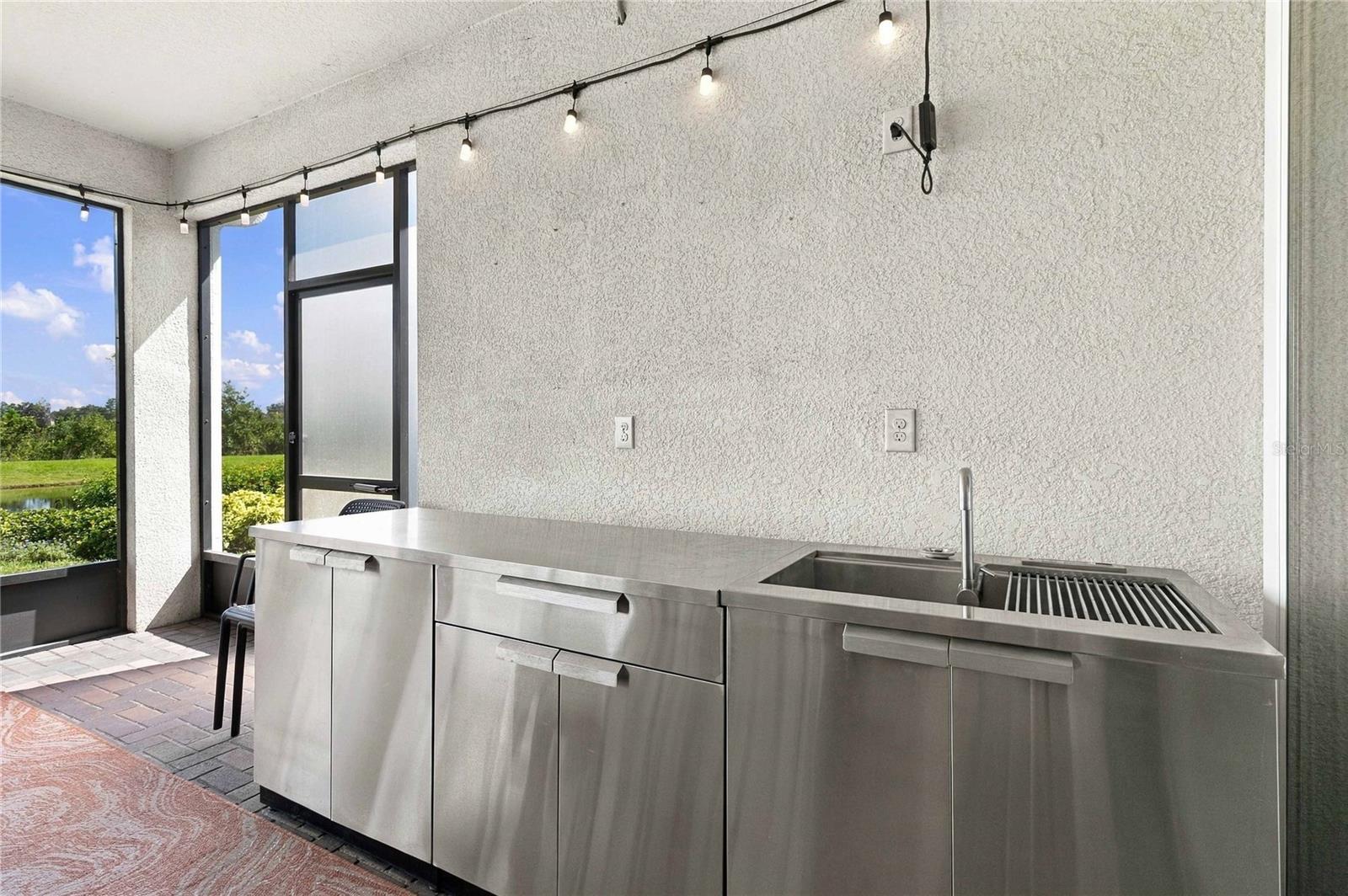 Outdoor Kitchen