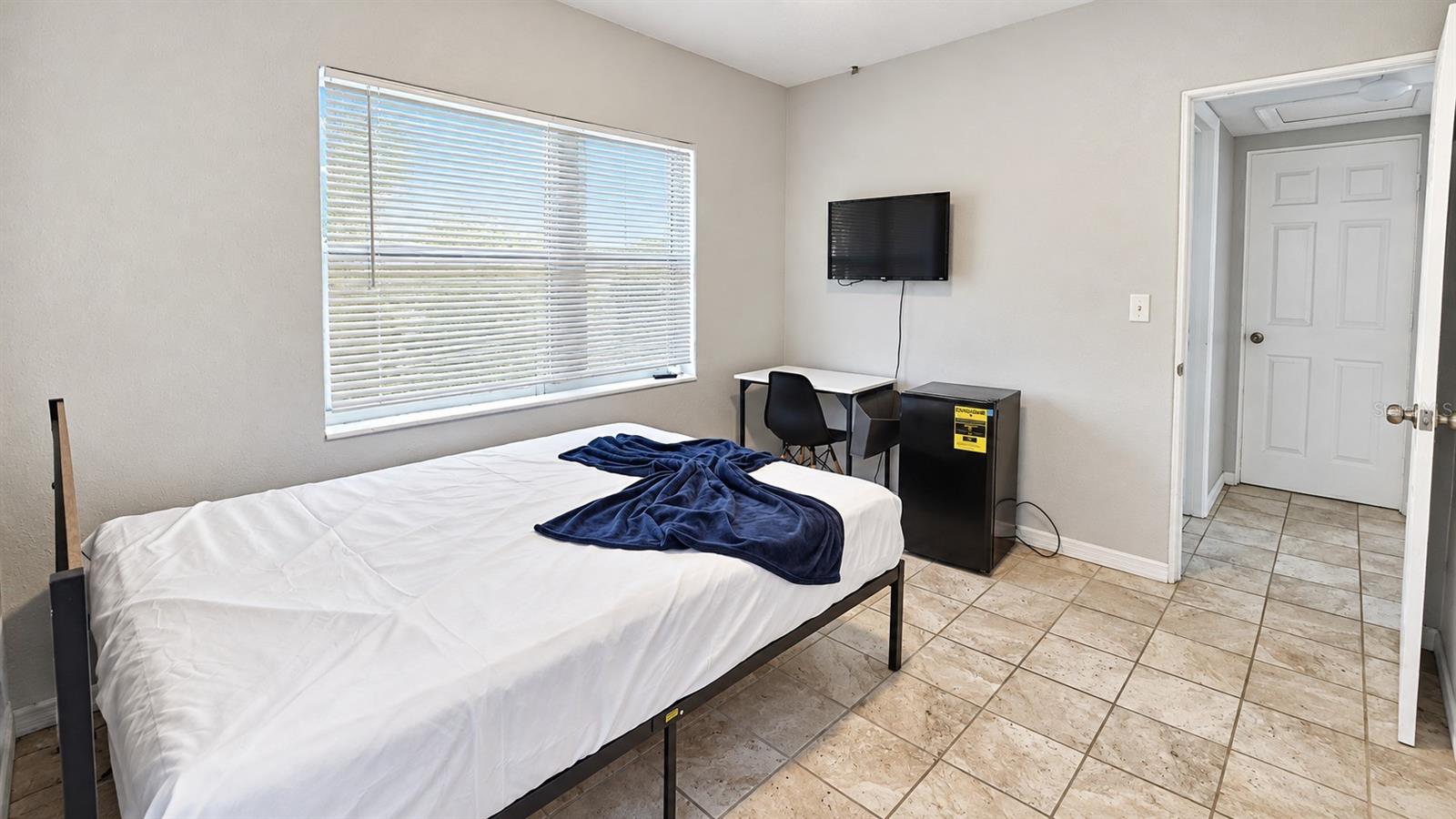 703 AVENUE L SE, Winter Haven, FL 33880