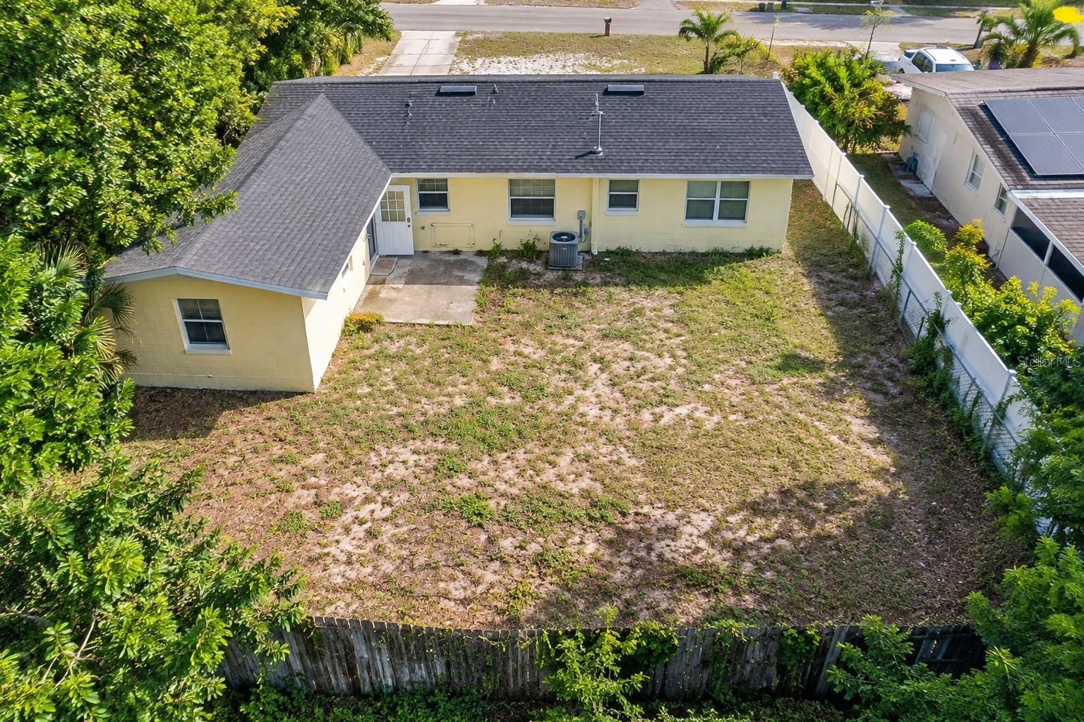 703 AVENUE L SE, Winter Haven, FL 33880