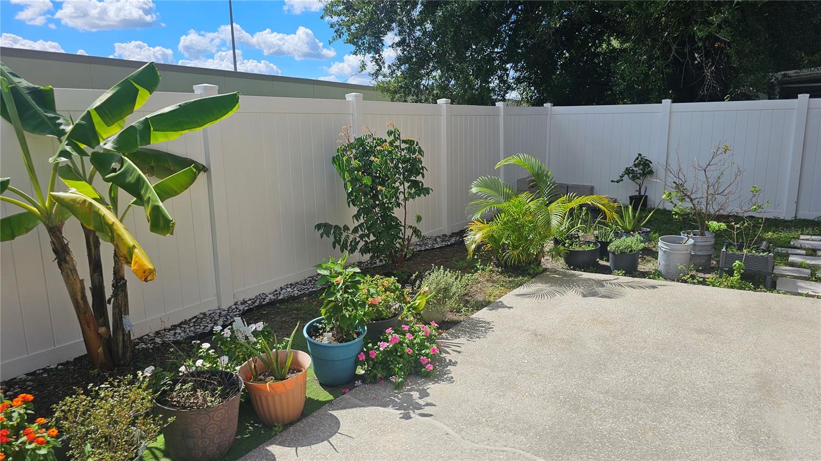 Backyard-Primary Suite Access