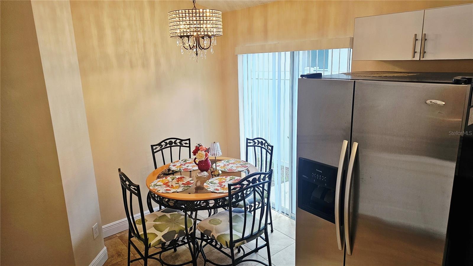Breakfast Nook & Patio Access