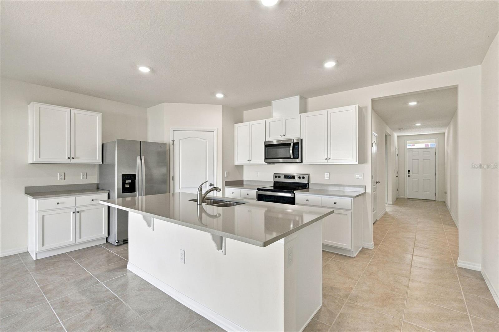 Kitchen, Bar
