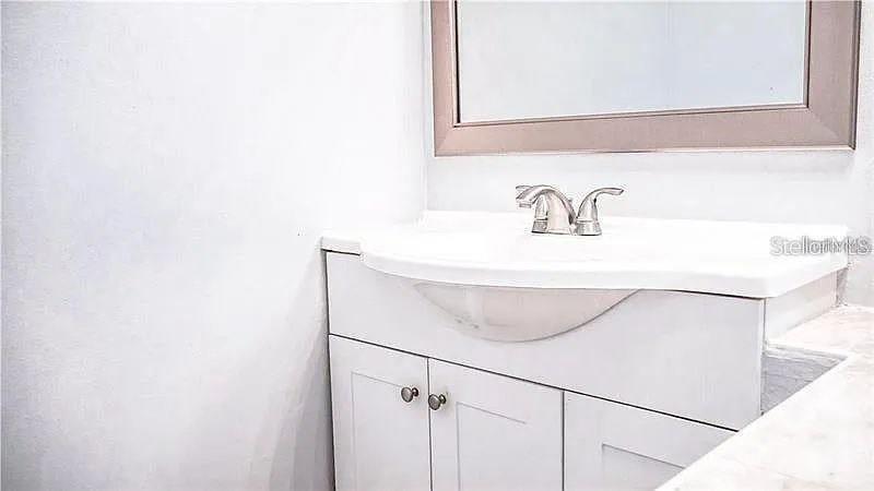 Bathroom vanity