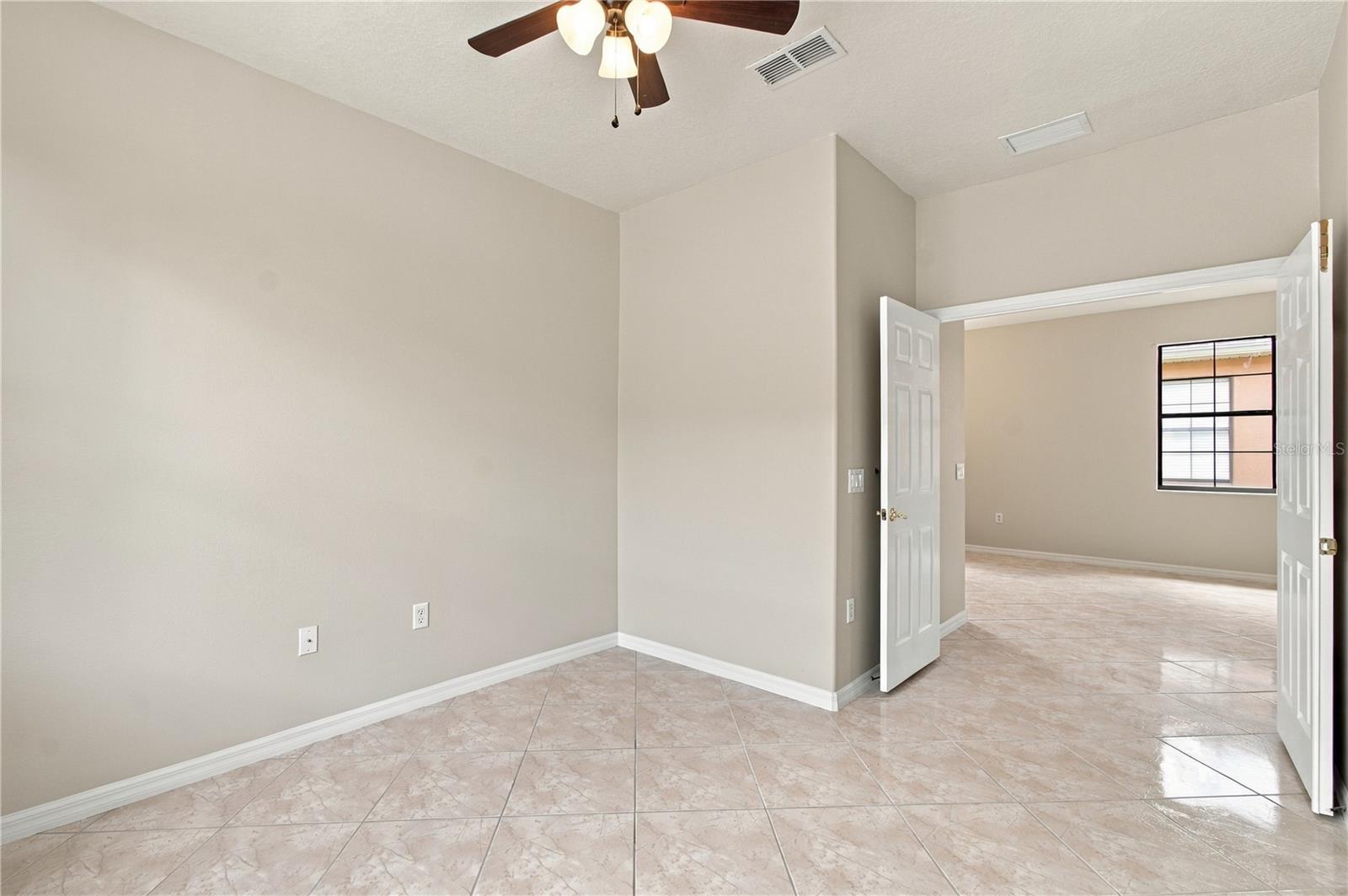 864 GRAND CANAL DR, Poinciana, FL 34759