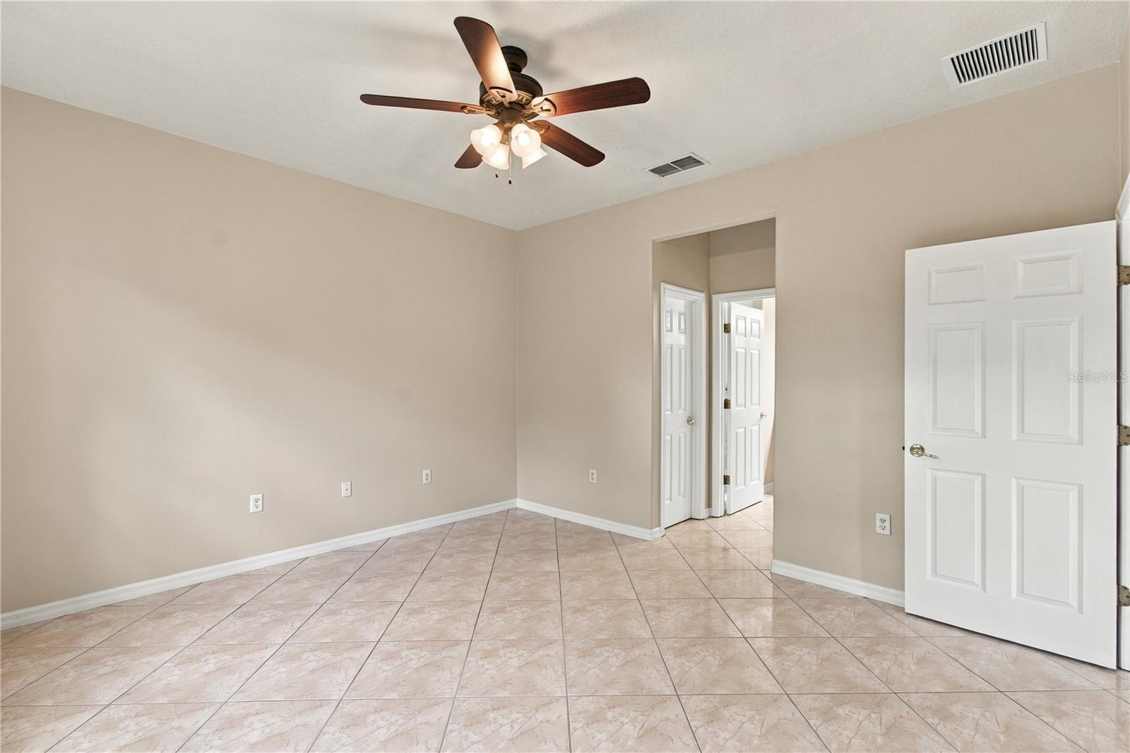 864 GRAND CANAL DR, Poinciana, FL 34759
