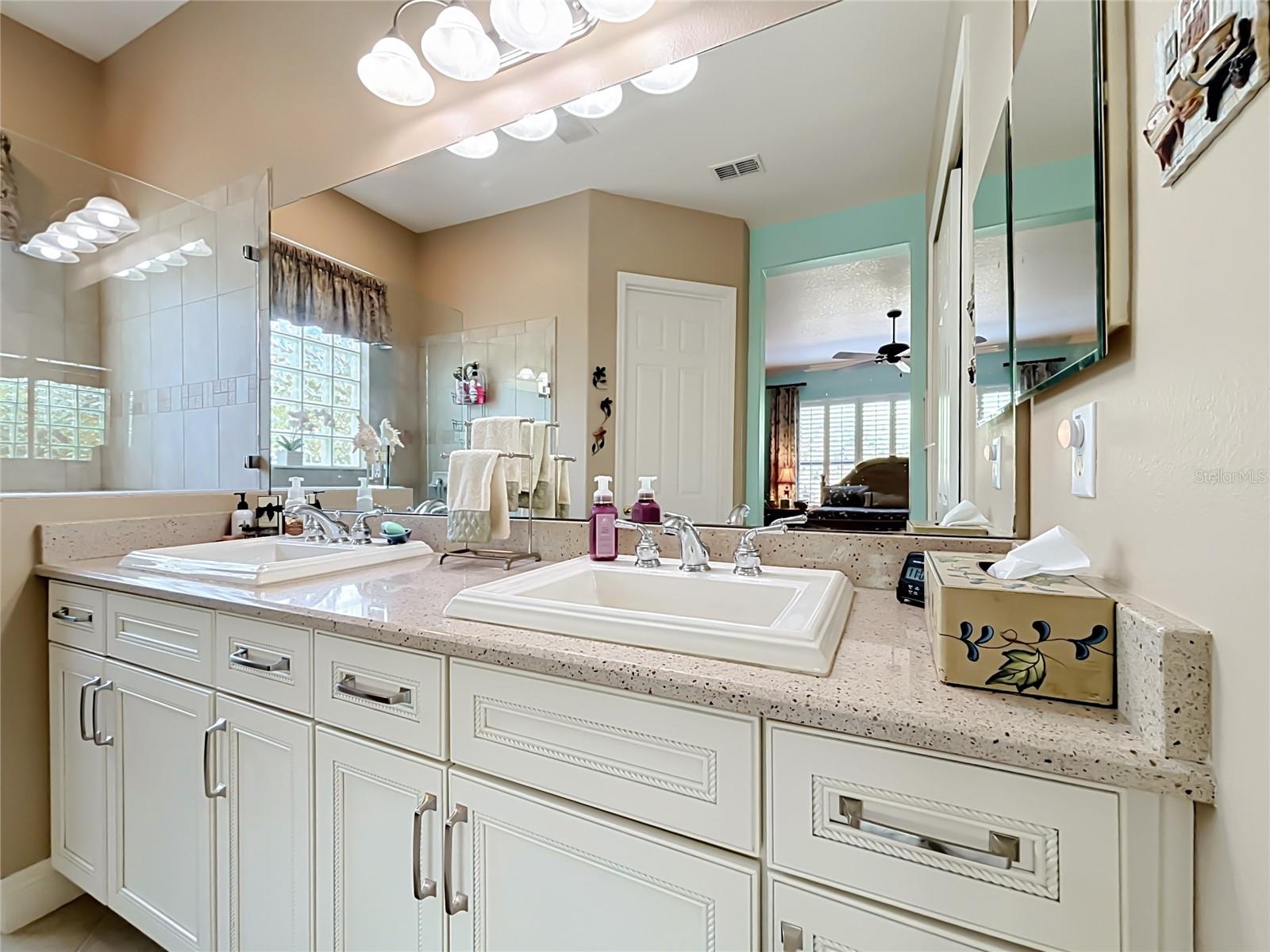 Quartz Counters & Dual Sinks