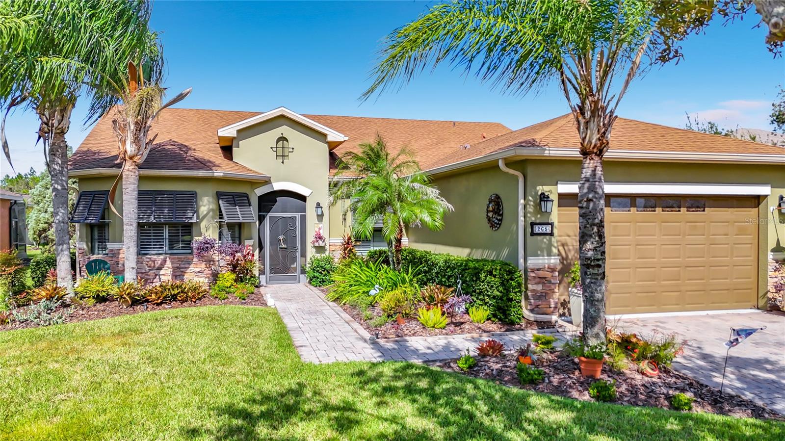 Boca Raton Model w/ 4 Seasons Rm