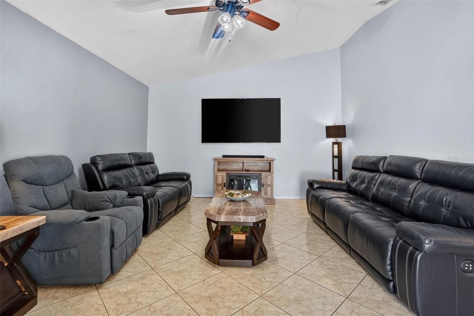 11 YORK COURT, Kissimmee, FL 34758