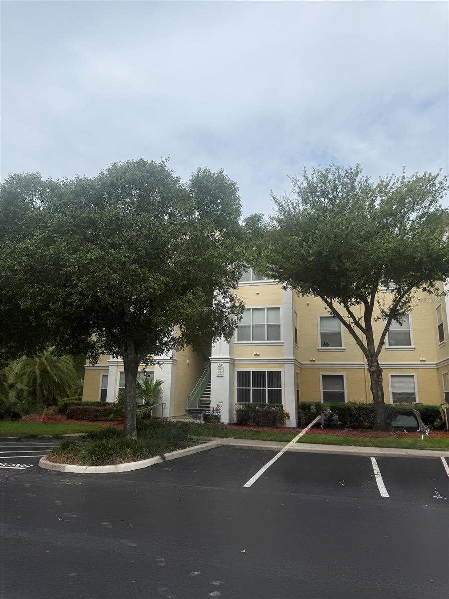 8927 LEGACY COURT, #20-201, Kissimmee, FL 34747