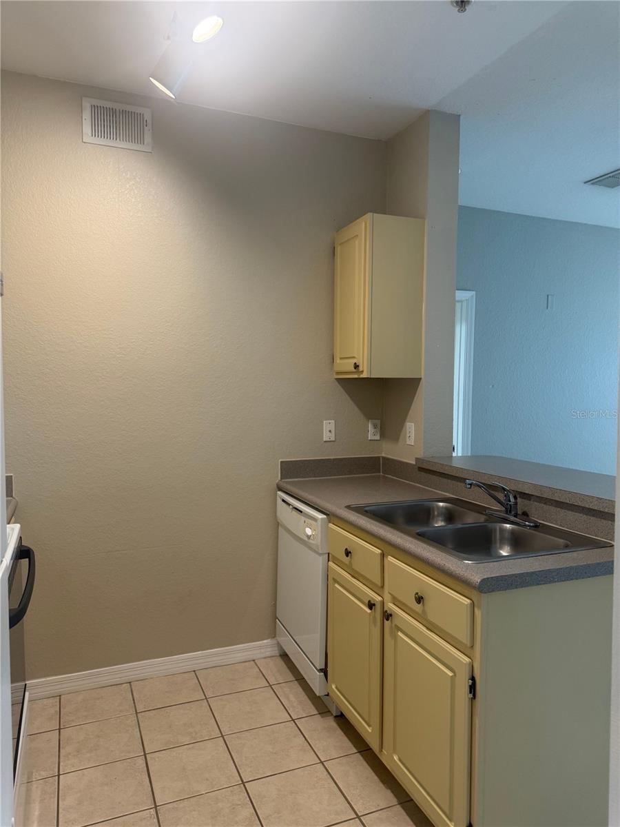 8927 LEGACY COURT, #20-201, Kissimmee, FL 34747