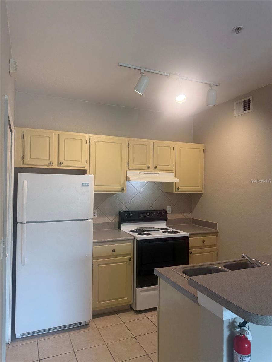 8927 LEGACY COURT, #20-201, Kissimmee, FL 34747