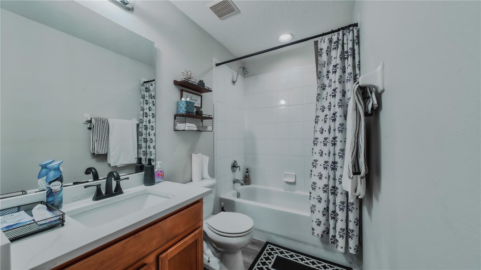 2nd Floor Bathroom