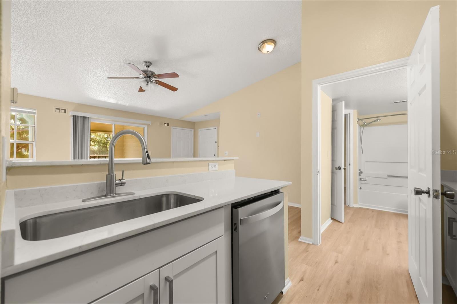2214 METROPOLITAN WAY, #1034, Orlando, FL 32839