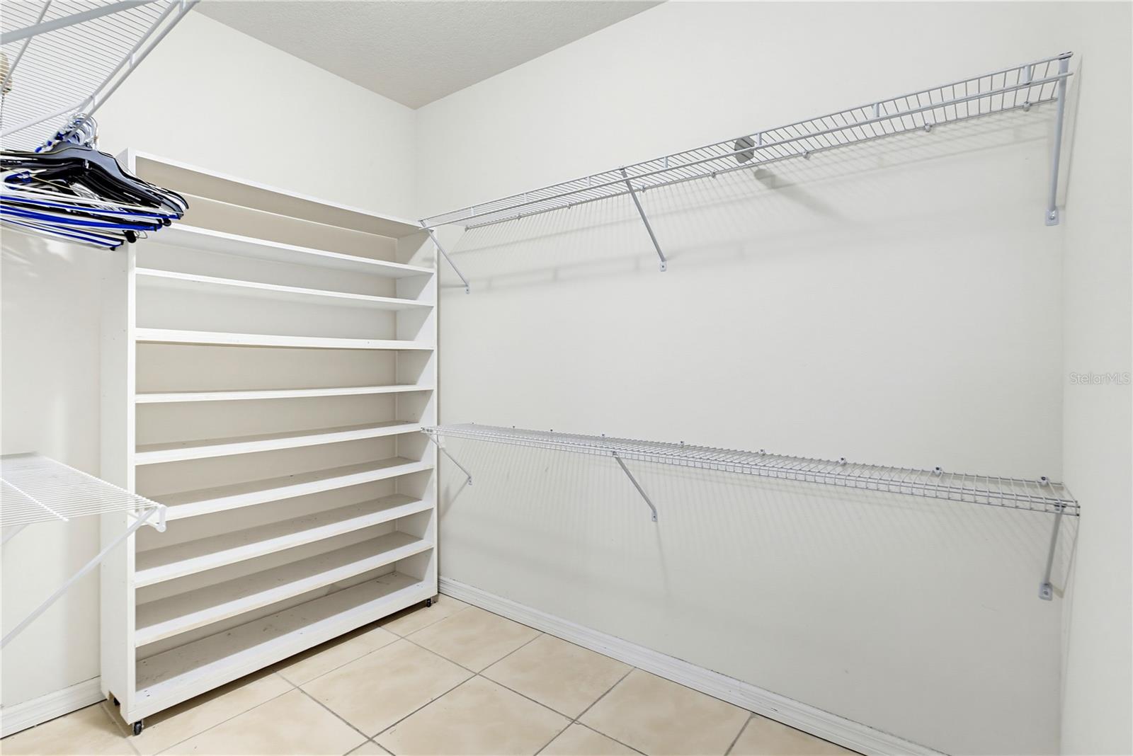 Walking Closet