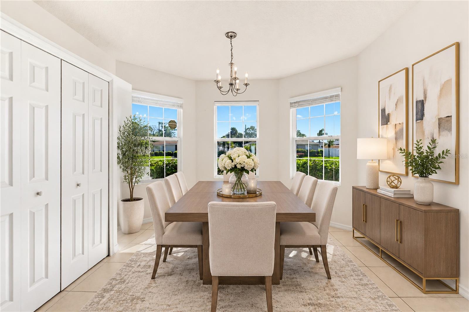 Virtual Staged Dining Room