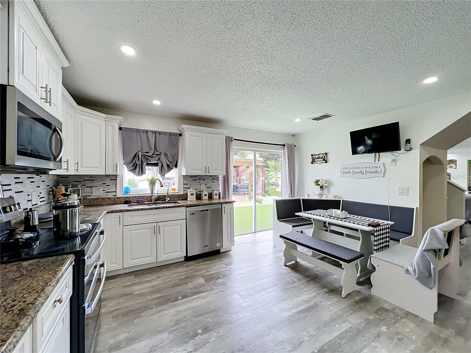 3275 AMBERLEY PARK CIRCLE, Kissimmee, FL 34743