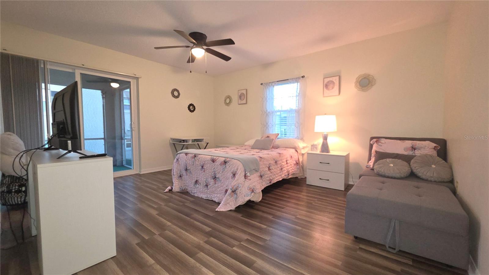 Primary bed