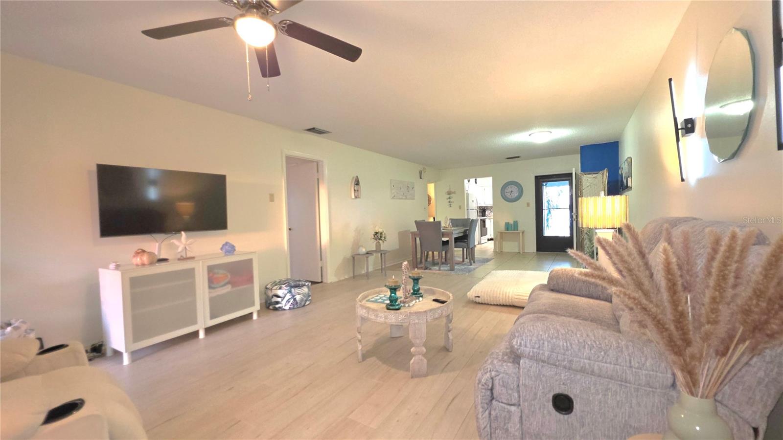 689 NW LAKE HOWARD DRIVE, #3B, Winter Haven, FL 33880