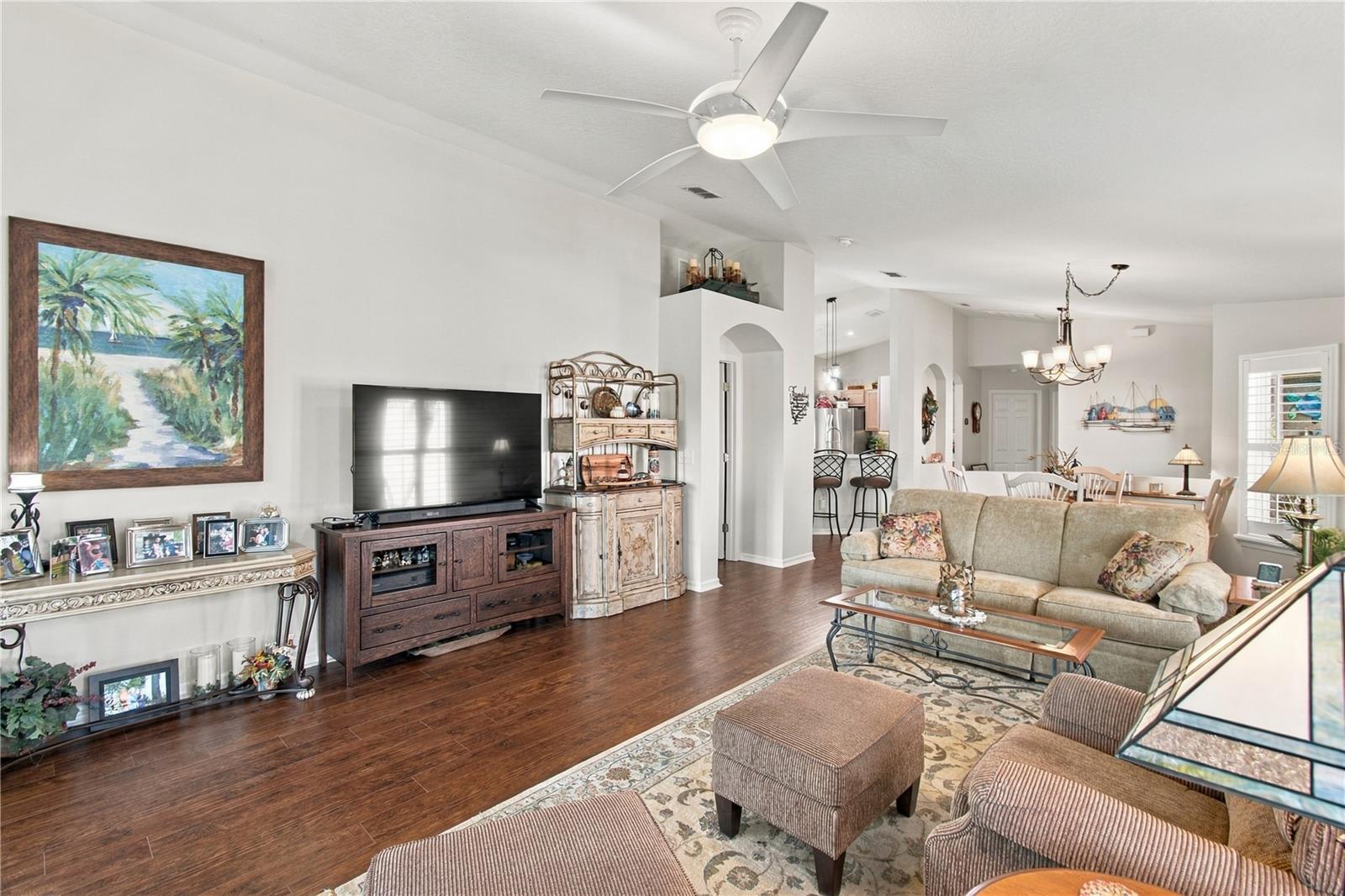 OPEN FLOOR PLAN