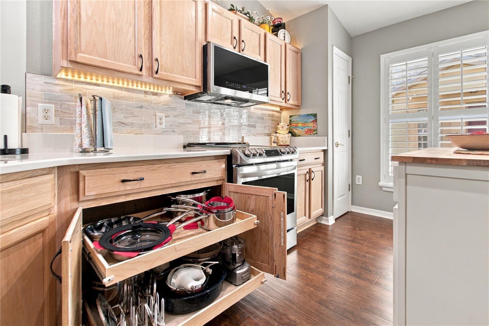 PULL-OUT SHELVES