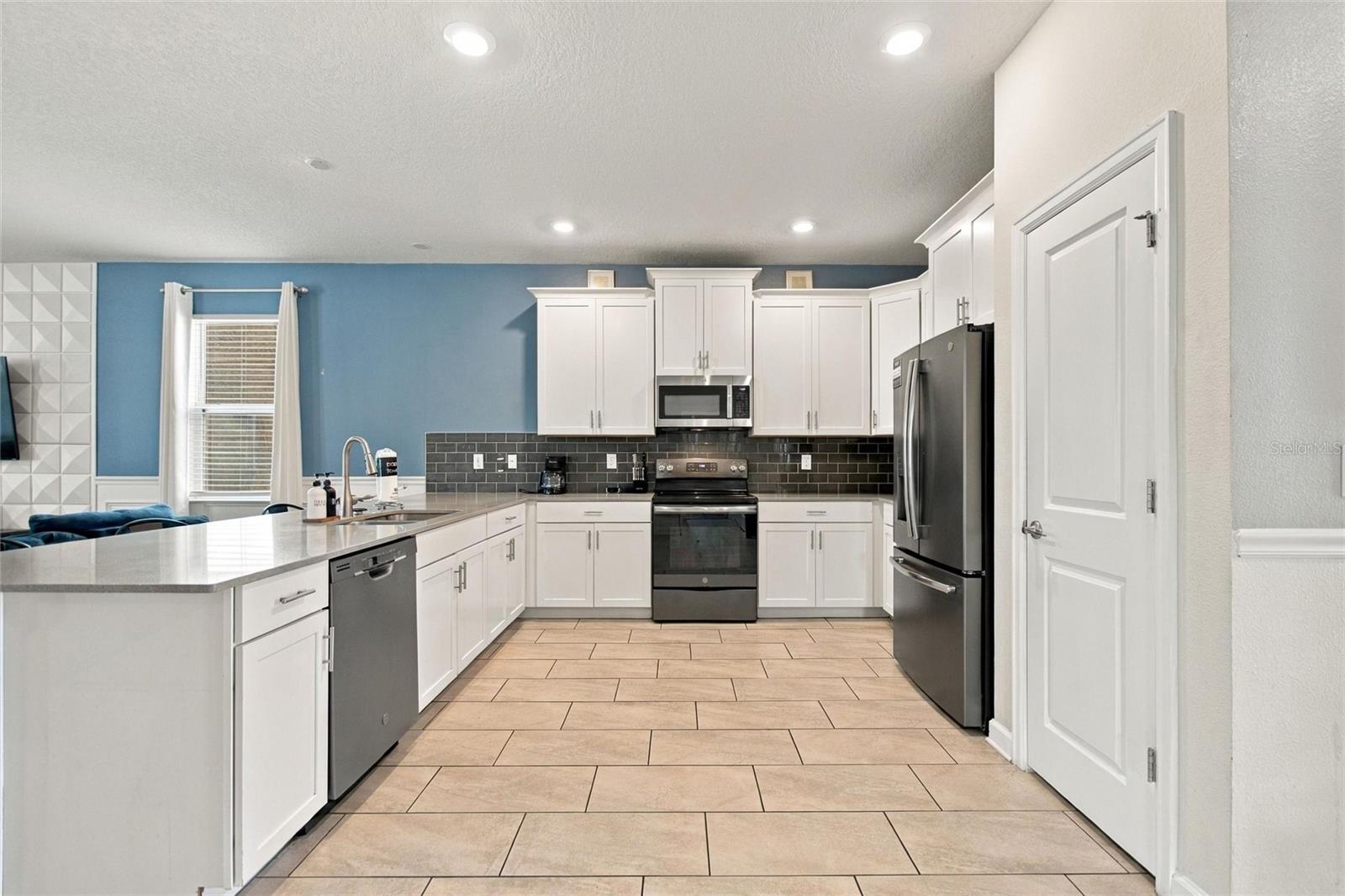 531 PEBBLE BEACH DRIVE, Davenport, FL 33896