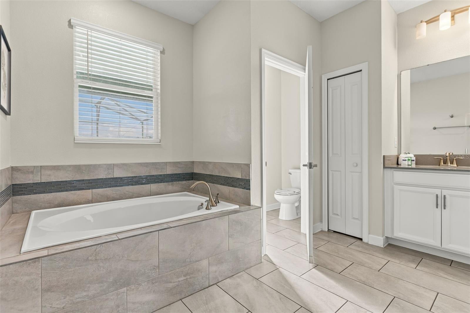351 OCEAN COURSE AVENUE, Davenport, FL 33896