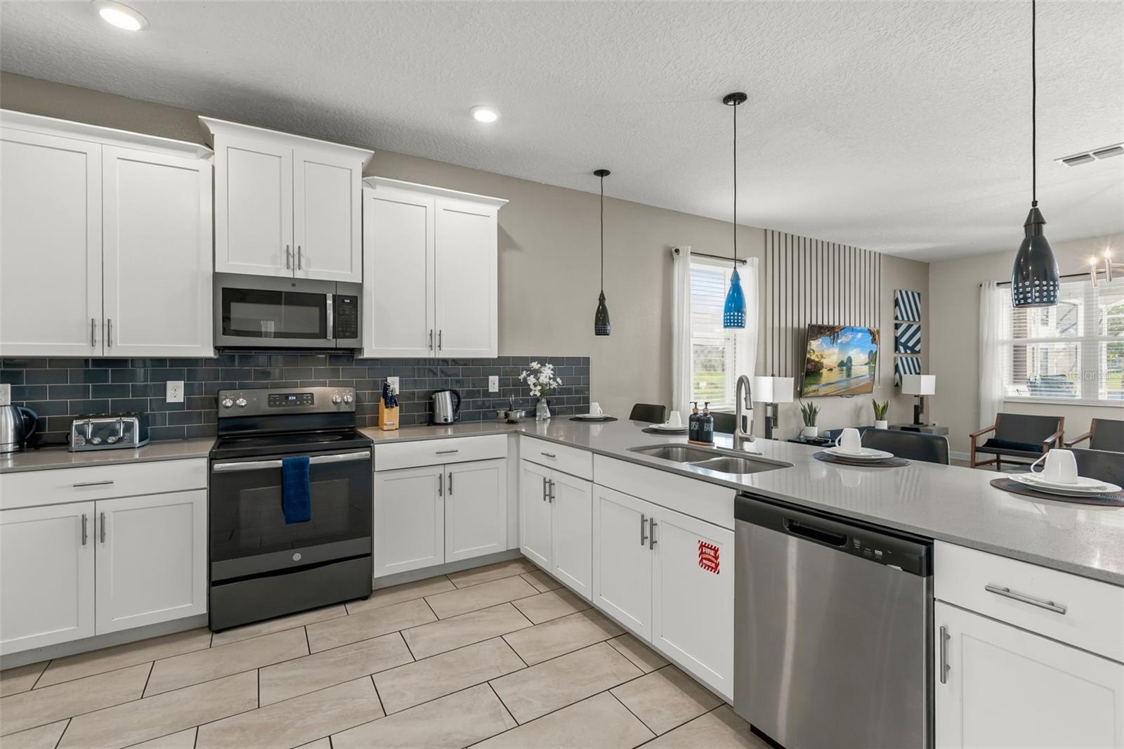351 OCEAN COURSE AVENUE, Davenport, FL 33896