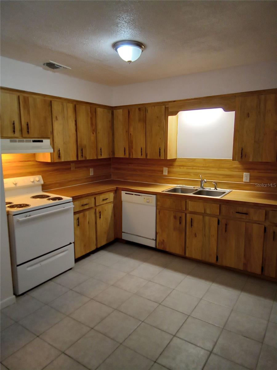 724 W ALAMO DRIVE, Lakeland, FL 33813