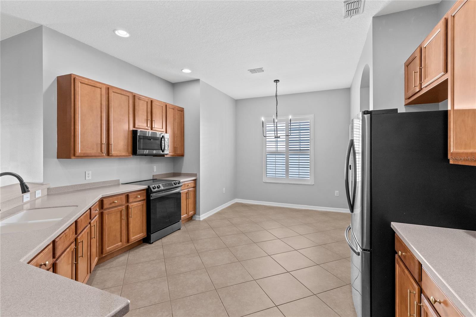 Kitchen with dinette
