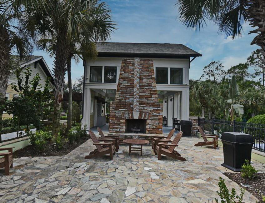 Outdoor Kitchen & Fireplace