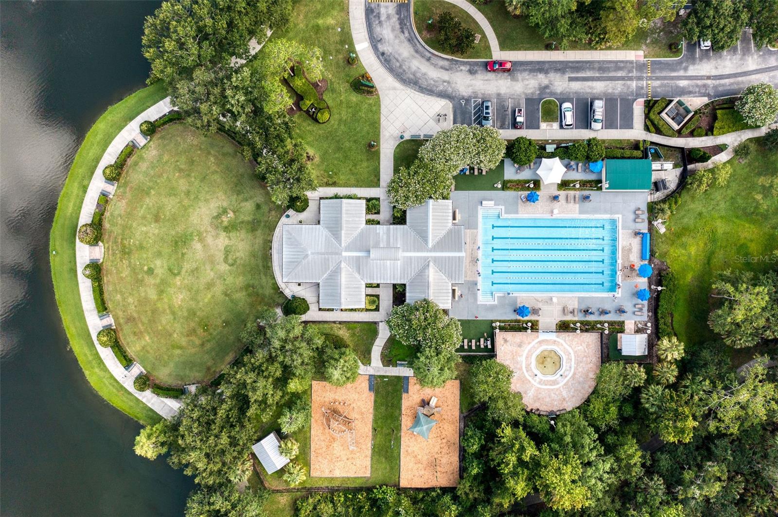 Lakeside Pool & Amenities