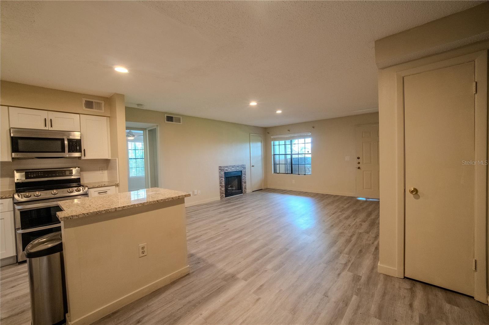 315 LAKEPOINTE DRIVE, #204, Altamonte Springs, FL 32701