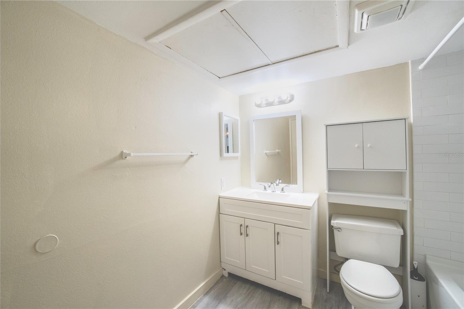 315 LAKEPOINTE DRIVE, #204, Altamonte Springs, FL 32701