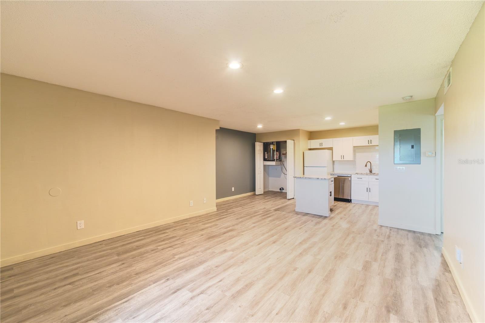 315 LAKEPOINTE DRIVE, #204, Altamonte Springs, FL 32701