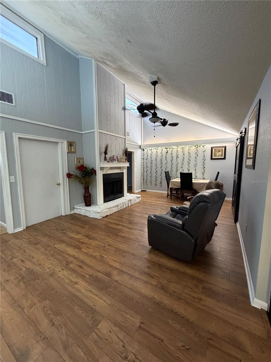 4404 S LAUREL POINTE DRIVE, Lakeland, FL 33813