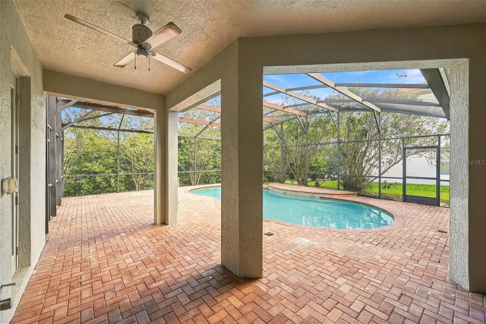 Pool / Lanai
