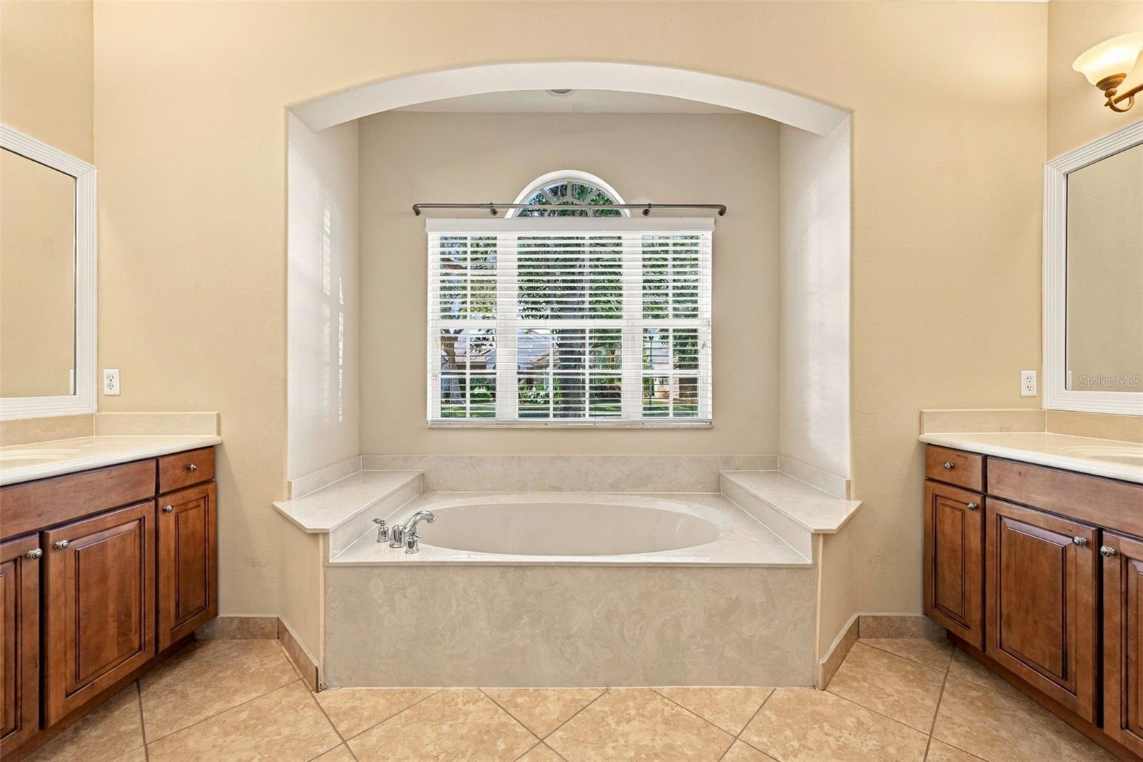 Primary En-suite Bathroom