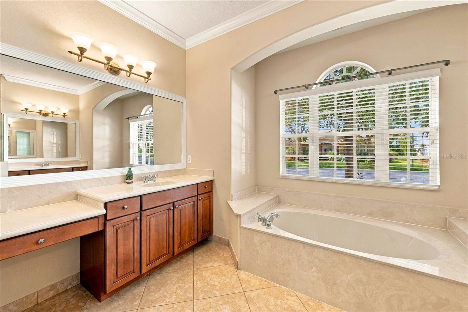 Primary En-suite Bathroom