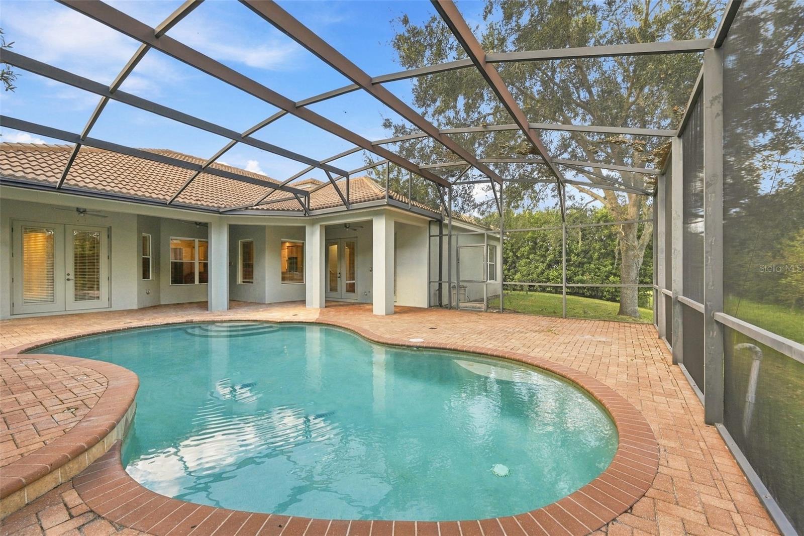 Pool / Lanai