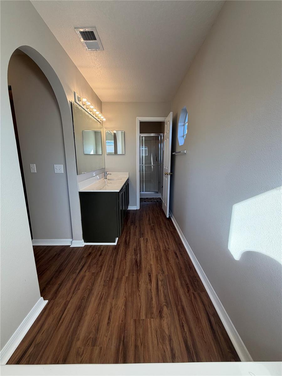 Primary En-Suite Bathroom