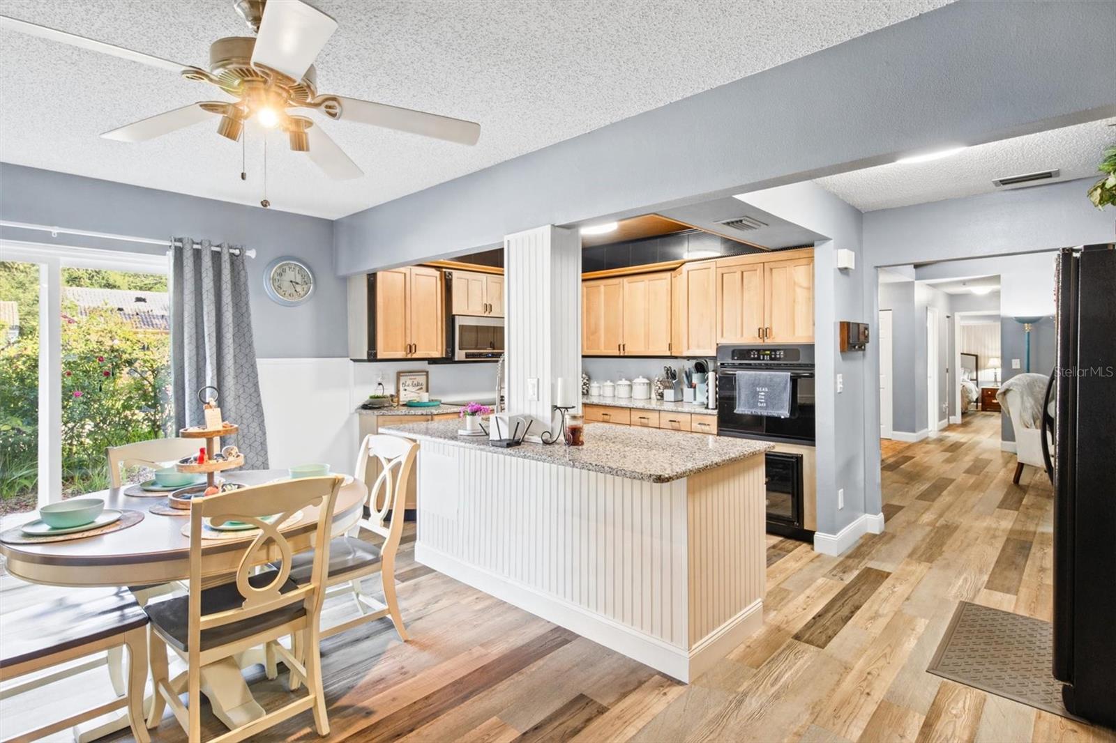 Dinette - Wainscoting